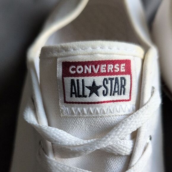 Converse White and Red Low-Top Sneakers Canvas - Picture 3 of 7